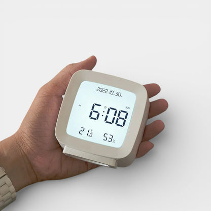 Réveil à Pile avec Eclairage Nuit